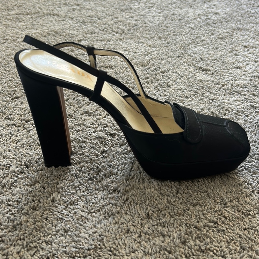 Prada 2002/2003 winter fall sling back heels